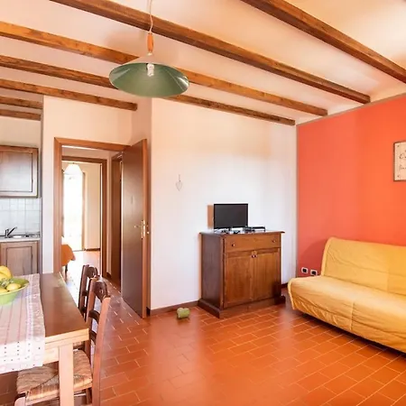Isa-apartments 6 Beds, Ground Floor With Private Outdoor Area, In With Swimming-pool Aparthotel Campiglia Marittima