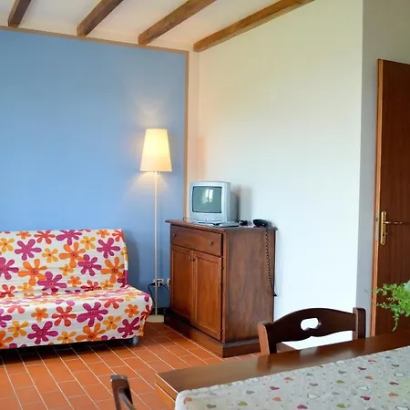 Isa-apartments 6 Beds, Ground Floor With Private Outdoor Area, In With Swimming-pool Aparthotel Campiglia Marittima