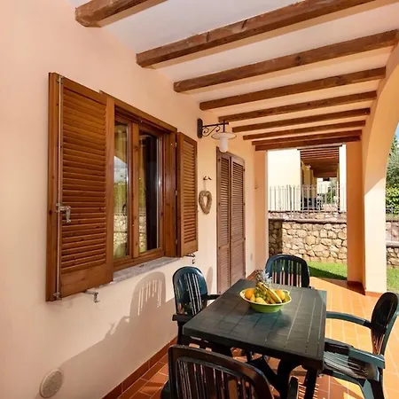Isa-apartments 6 Beds, Ground Floor With Private Outdoor Area, In With Swimming-pool Campiglia Marittima