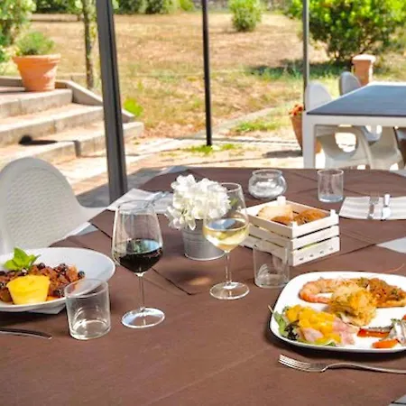 Isa-apartments 6 Beds, Ground Floor With Private Outdoor Area, In With Swimming-pool * Campiglia Marittima